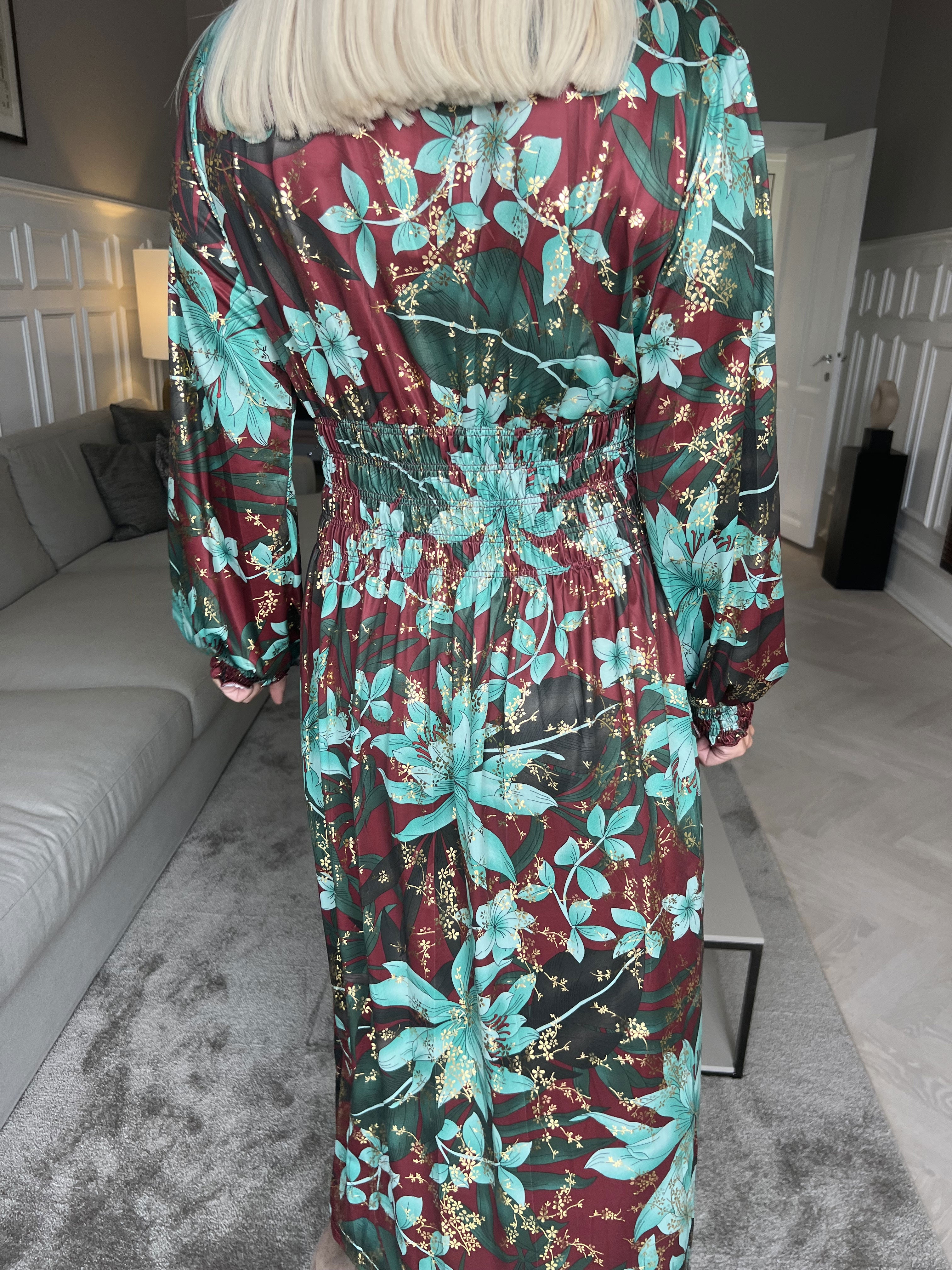 Pams Midi L/S - Elastisk kjole i krølfrit stof med lange ærmer